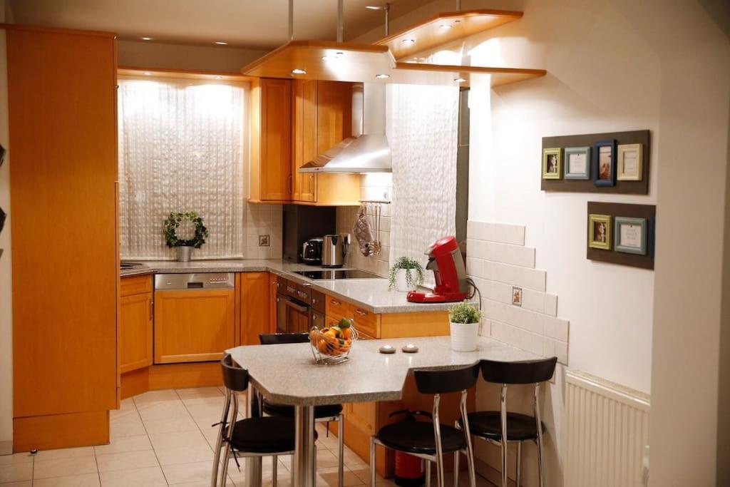Traumhaft Grosses, Sonniges Haus In Wien Naehe Holiday home Traiskirchen