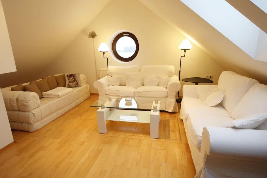 Holiday home Traumhaft Grosses, Sonniges Haus In Wien Naehe *